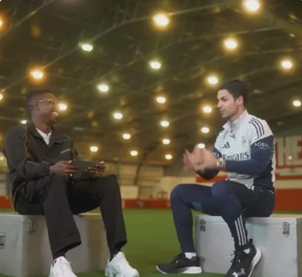 问鼎娱乐平台包含今夜体能课后，瓦伦西亚造点机会备战英超，管理层满意，年轻球员得到机会的词条