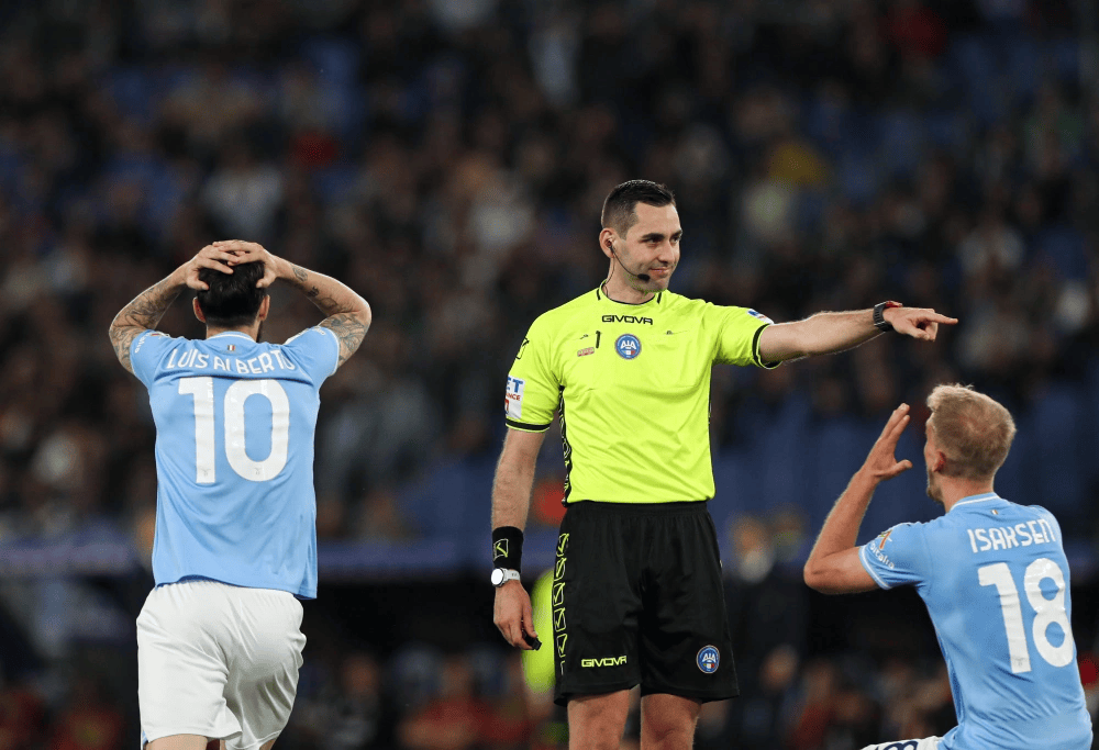 问鼎娱乐平台包含拉齐奥训练开放日；赛后刷新队史纪录引欢呼；意甲在即；数据趋势出现新变化的词条