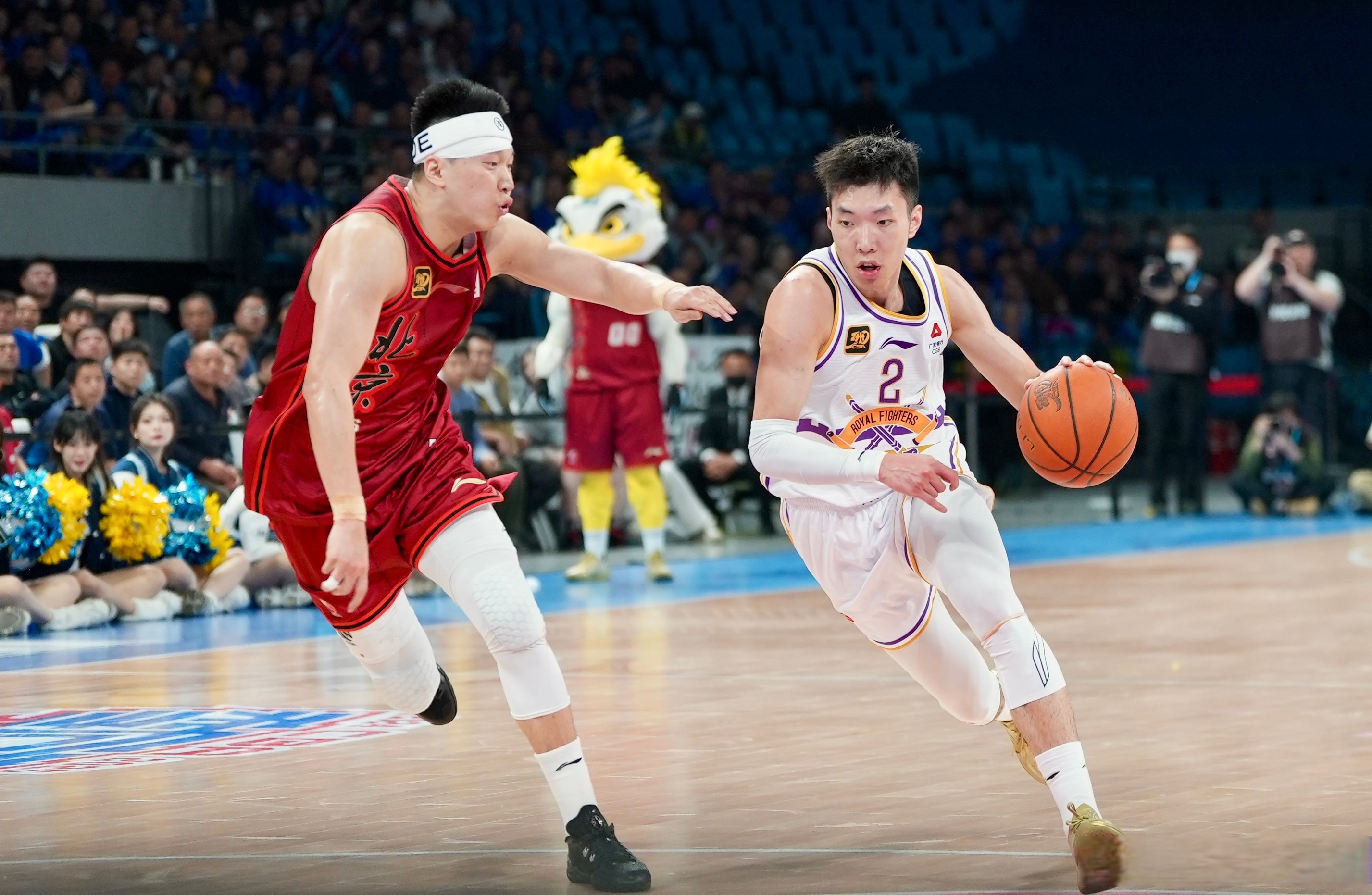 包含赛前NBA常规赛传出新动向，北京首钢主帅复盘，管理层表态——话题不断，数据趋势出现新变化的词条