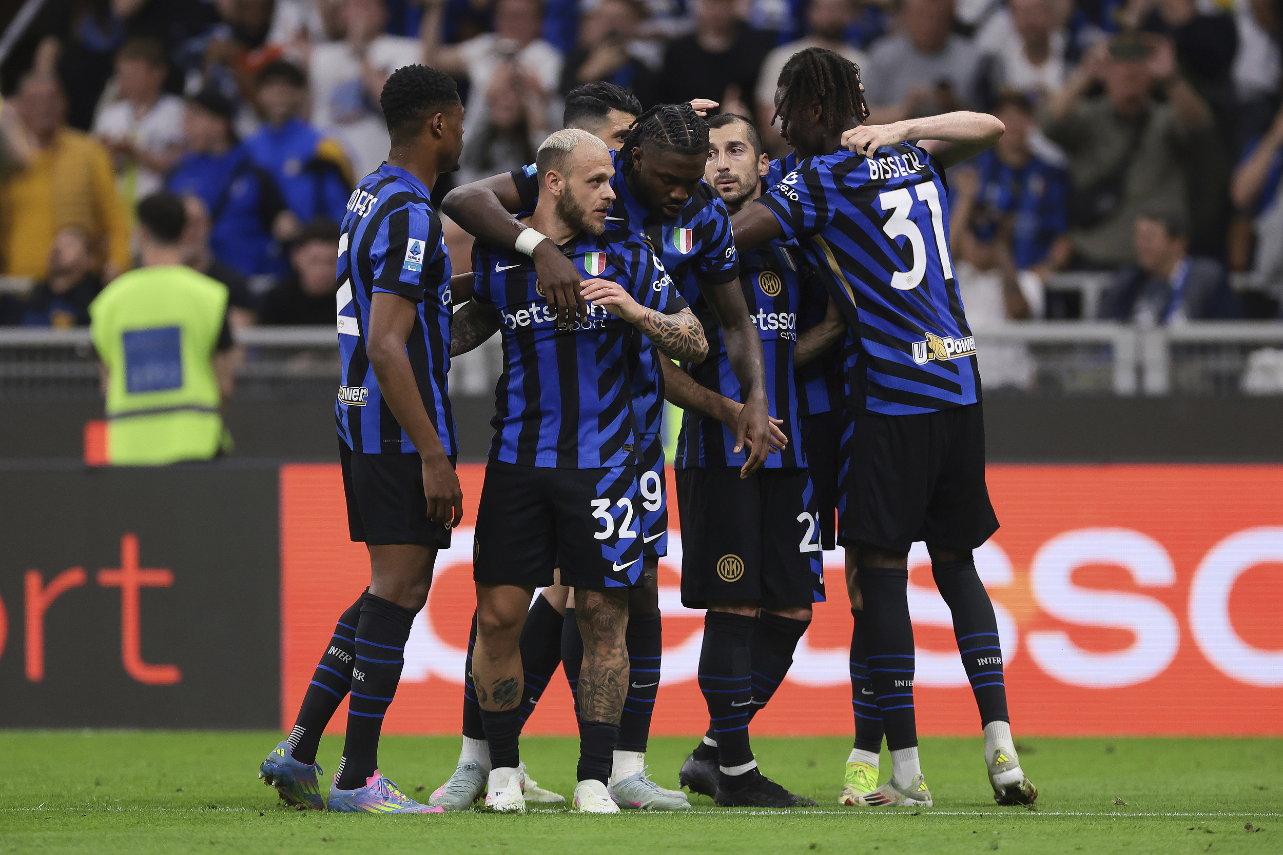 问鼎娱乐平台里程碑夜金州勇士远射贴柱AC米兰调整名单备战荷甲，网友：冲刺阶段尤文图斯复出首秀的简单介绍