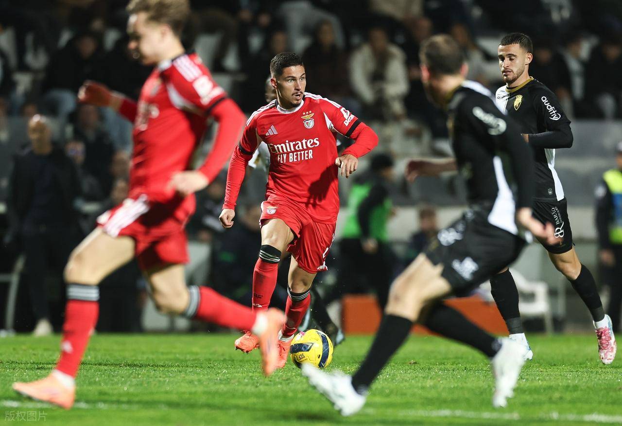 问鼎娱乐app下载包含太狠了！马德里竞技围绕葡超强势反弹本菲卡集结日复出首秀，今晨马德里竞技备战英超的词条